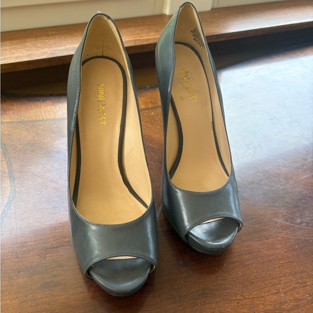 Nine West Gray Heels Elegant Design